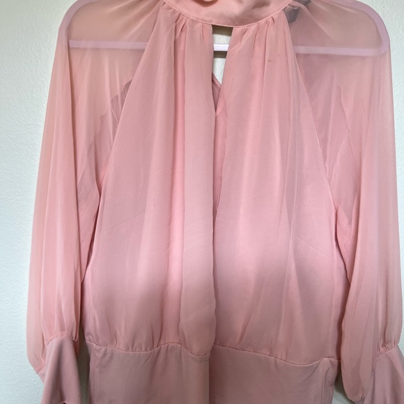 Beautiful blouse new with tag - Picture 7 of 8